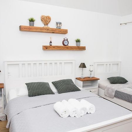 זנוימו Apartmany Ellie מראה חיצוני תמונה
